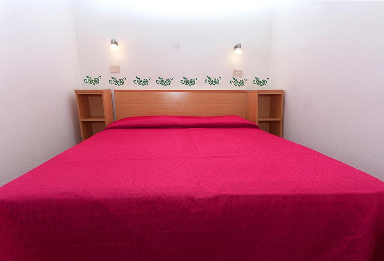 Hotel Amalfi & Dependance Lignano Sabbiadoro Ngoại thất bức ảnh